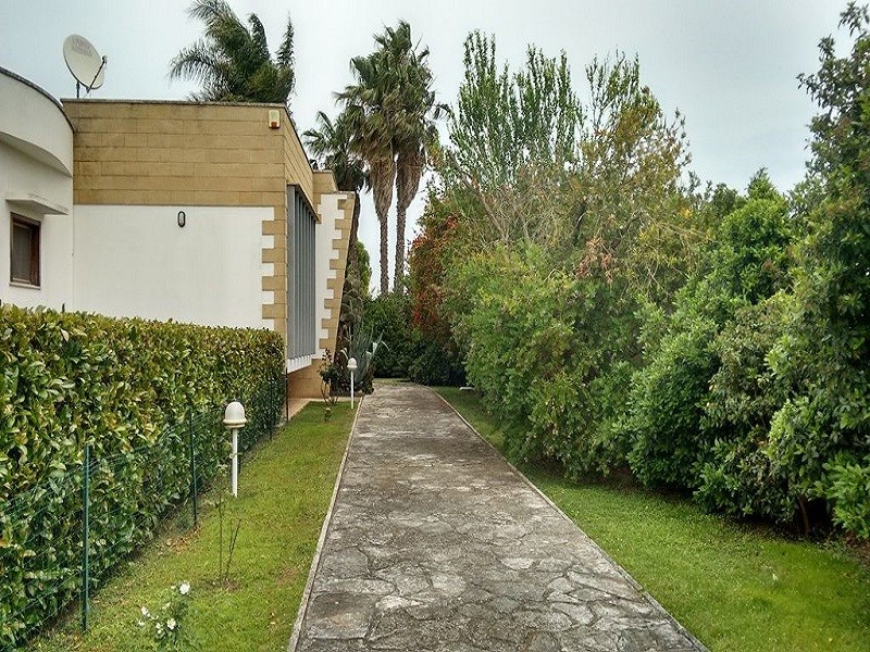 Villa in Vendita a Lecce, zona est, 590'000€, 350 m²