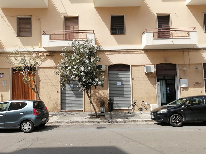 Immobile commerciale in Vendita a Lecce, zona mazzini, 75'000€, 70 m²