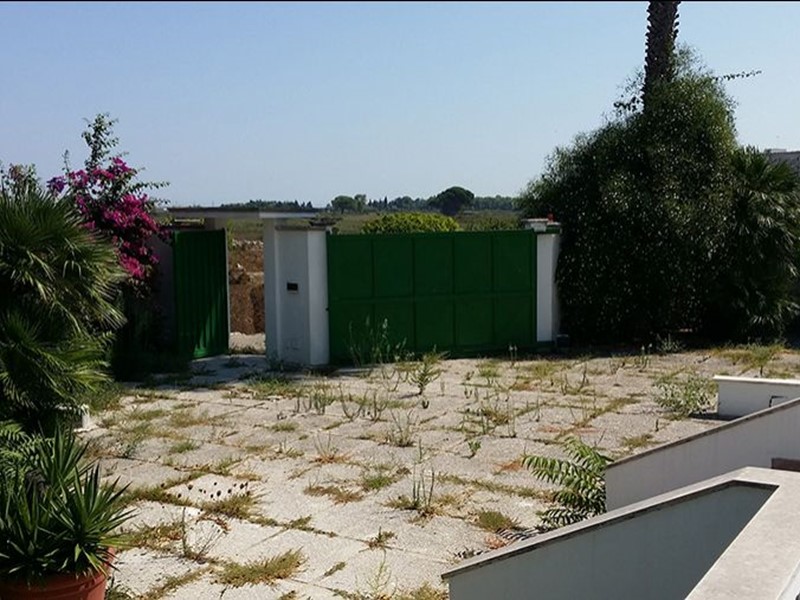 Villetta a schiera in Vendita a Lecce, zona salesiani, 425'000€, 350 m²