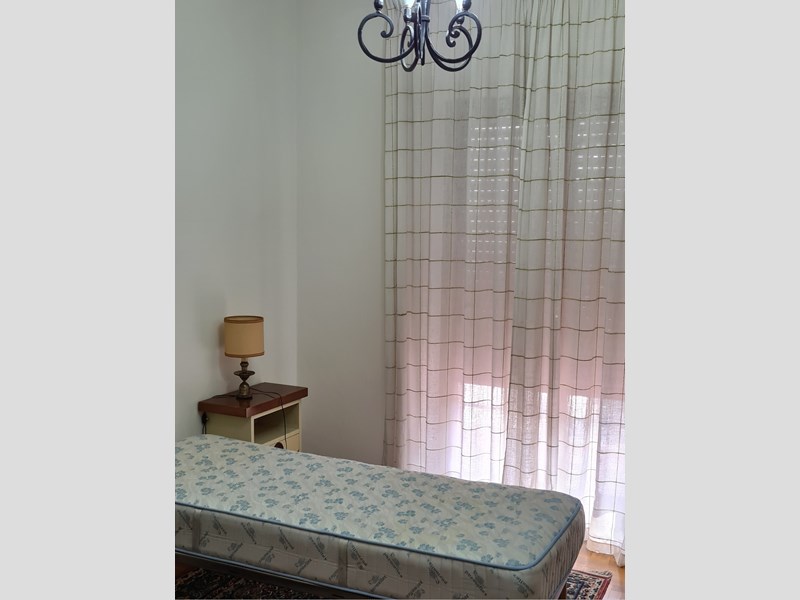 Stanza in Affitto a Benevento, zona Mellusi , 200€, 132 m², arredato