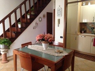 Quadrilocale in Vendita a Casole d'Elsa, 150'000€, 90 m², con Box