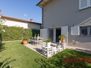 Villa in Vendita a Montecarlo, zona Gossi, 600'000€, 280 m²