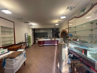 Immobile commerciale in Affitto a Montecarlo, 1'500€, 85 m²