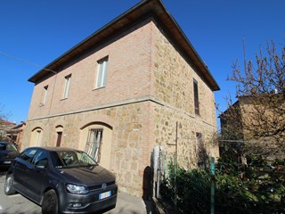 Casa Indipendente in Vendita a Murlo, zona Casciano, 305'000€, 270 m², con Box