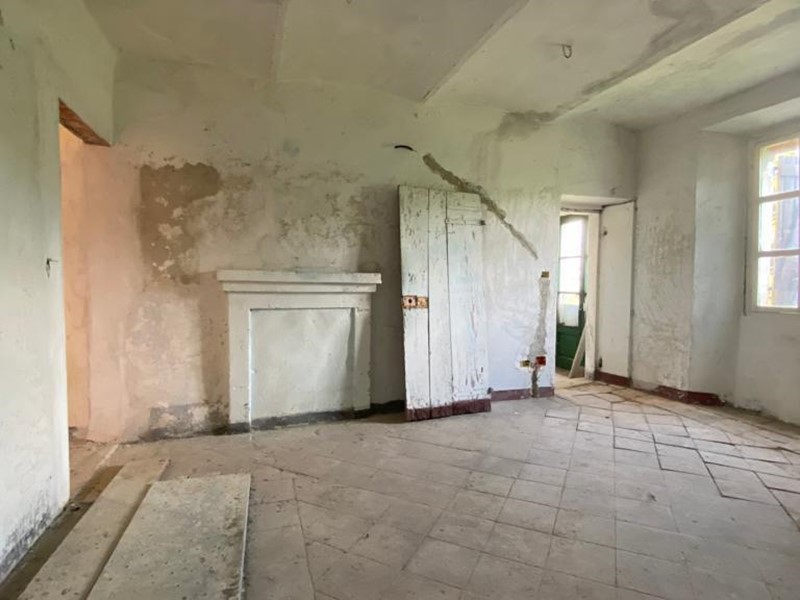 Casa Indipendente in Vendita a Visone, 52'000€, 185 m²