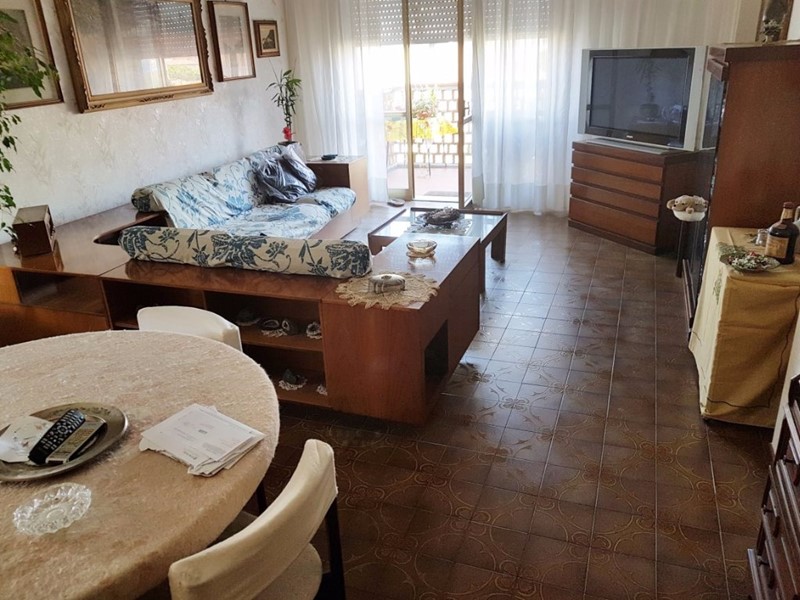 Attico in Vendita a Massa, zona Marina di Massa, 420'000€, 140 m², arredato, con Box