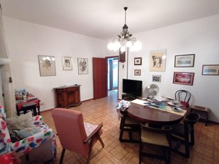 Appartamento in Vendita a Carrara, zona Avenza, 195'000€, 112 m²