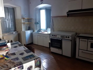 Casa Indipendente in Vendita a Massa, zona Mirteto, 230'000€, 220 m²