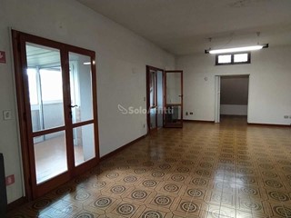 Ufficio in Affitto a Terni, zona Fiori, 250€, 60 m²