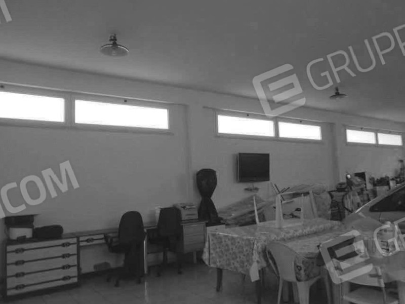 Capannone in Vendita a Longiano, 118'500€, 325 m²