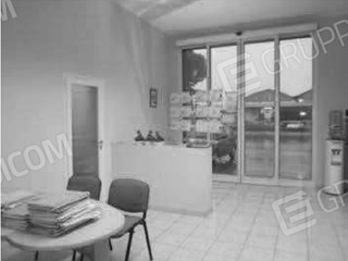 Capannone in Vendita a Longiano, 118'500€, 325 m²