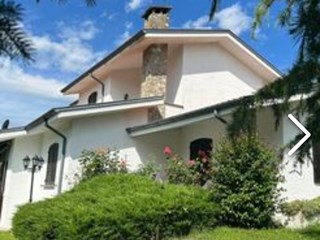 Villa in Vendita a Borgo Val di Taro, 420€, arredato, con Box