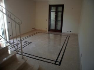 Villa bifamiliare in Vendita a Carrara, zona Marina di Carrara, 460'000€, 120 m², con Box