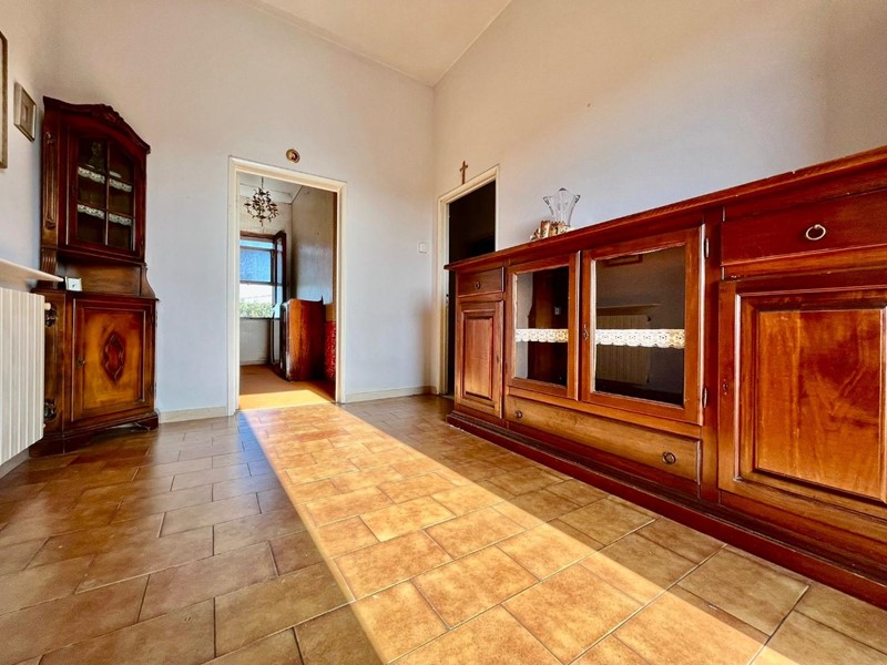Casa Indipendente in Vendita a Pontedera, zona Santa Lucia, 295'000€, 250 m², con Box