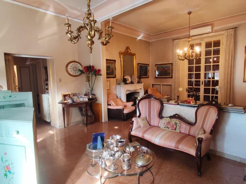 Casa Indipendente in Vendita a Carrara, zona Marina di Carrara, 750'000€, 297 m²