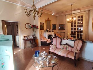 Casa Indipendente in Vendita a Carrara, zona Marina di Carrara, 750'000€, 297 m²