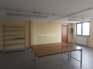 Ufficio in Affitto a Truccazzano, zona Albignano, 690€, 60 m²