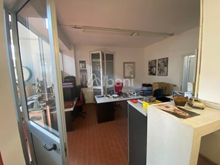 Capannone in Affitto a Vezzano Ligure, zona Bottagna, 1'250€, 200 m²