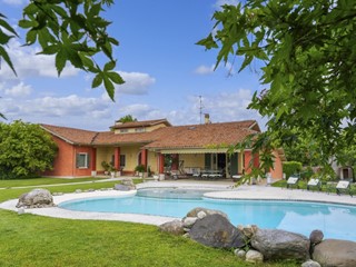 Casa Indipendente in Vendita a Paderno Franciacorta, 635'000€, 420 m², con Box