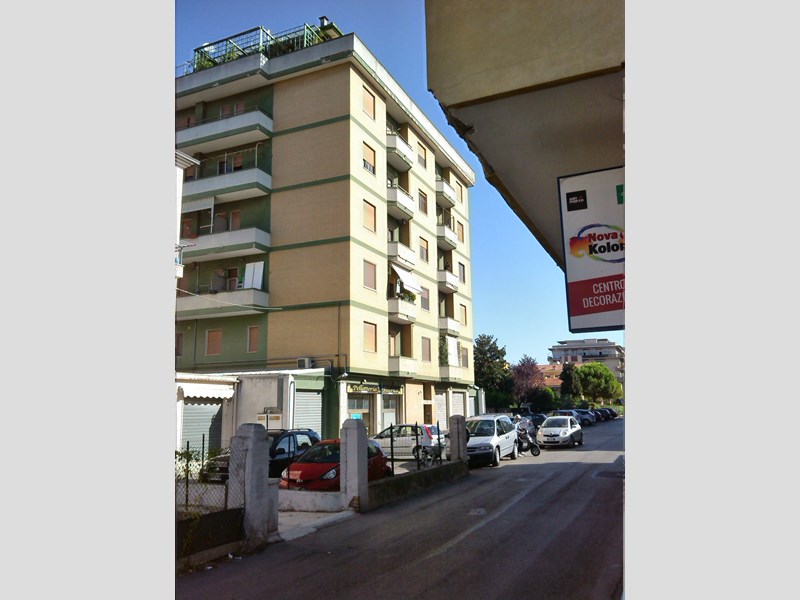 Stanza in Affitto a Pescara, zona universita, 200€, 140 m², arredato