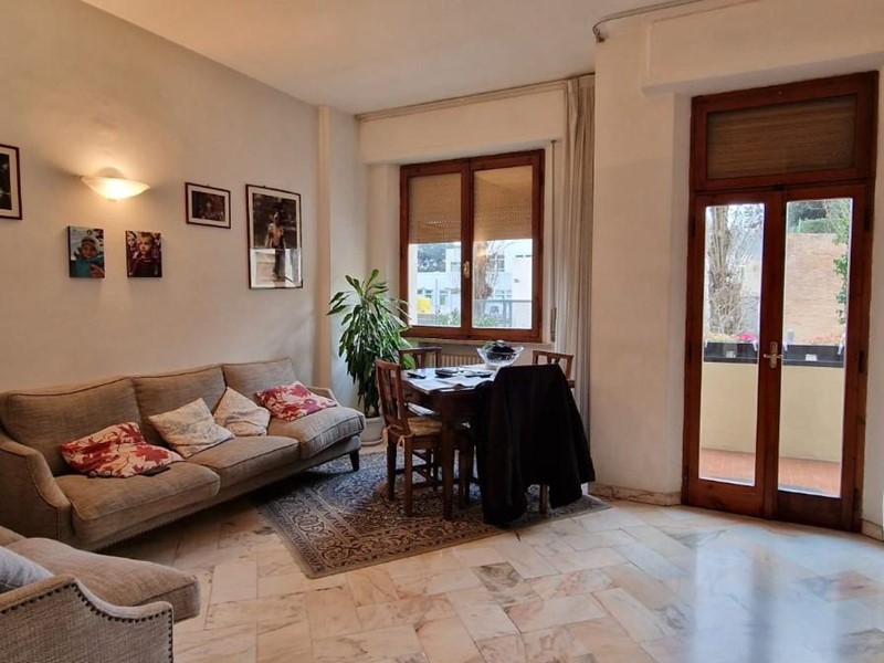 Quadrilocale in Vendita a Siena, 360'000€, 90 m², arredato, con Box