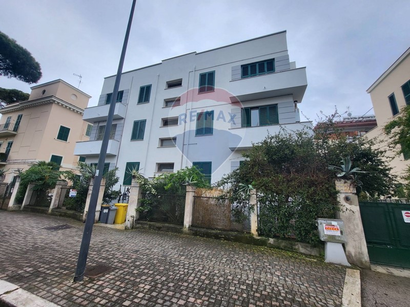 Quadrilocale in Vendita a Anzio, zona Centro, 295'000€, 170 m²