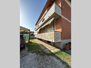 Villetta a schiera in Vendita a Massa, 500'000€, 200 m²