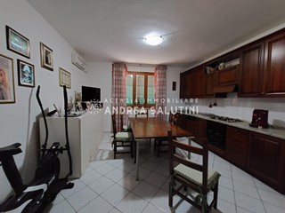 Casa Indipendente in Vendita a Montopoli in Val d'Arno, zona Capanne, 275'000€, 160 m², arredato, con Box