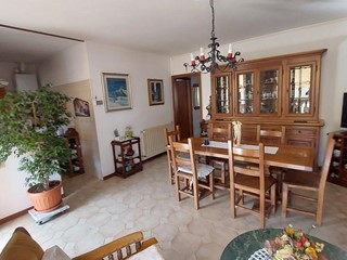 Appartamento in Vendita a Massa, zona Quercioli, 320'000€, 90 m²
