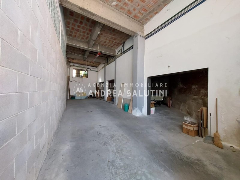Box in Vendita a Buti, 59'000€, 115 m², con Box