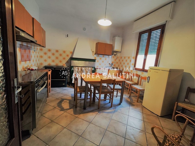 Casa Indipendente in Vendita a Ponsacco, 289'000€, 250 m², arredato