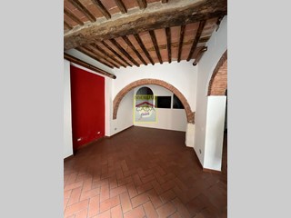 Immobile commerciale in Vendita a Pisa, 180'000€, 85 m²
