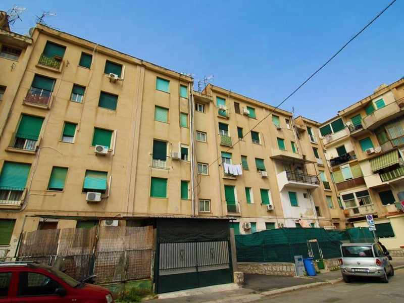 Bilocale in Vendita a Palermo, zona Falsomiele, 28'000€, 44 m²