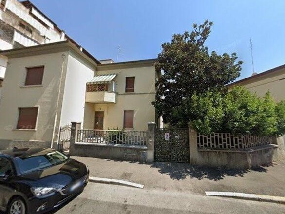 Villa bifamiliare in Vendita a Grosseto, 370'000€, 200 m², con Box