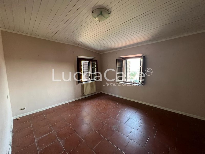 Casa Indipendente in Vendita a Lucca, zona Santa Maria a Colle, 60'000€, 85 m²