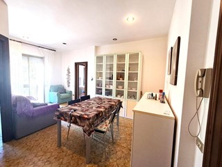 Trilocale in Vendita a Massa, zona Ronchi, 245'000€, 75 m², con Box