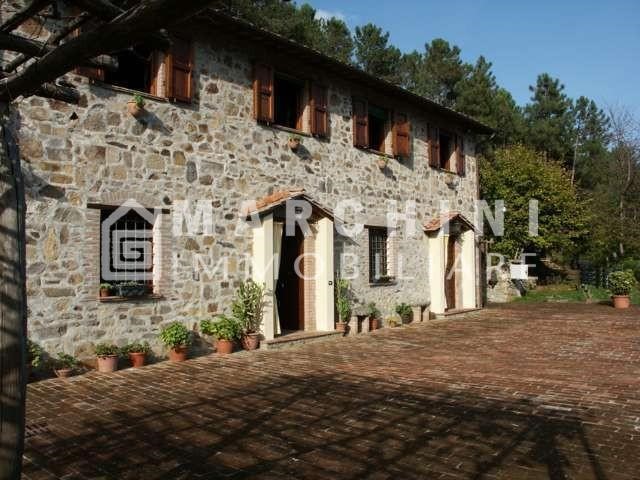 Casa di corte in Vendita a Buti, 930'000€, 270 m², con Box