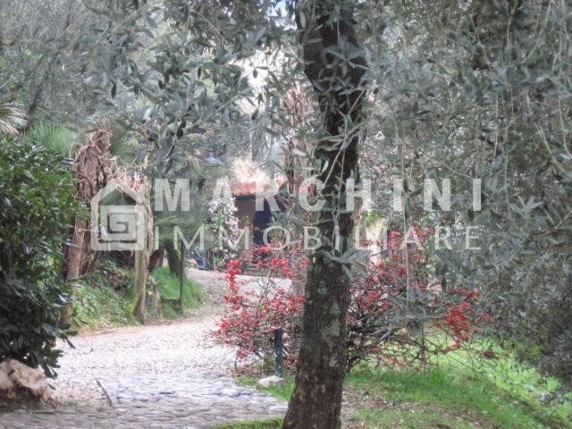 Villa in Vendita a Lucca, zona Monte San Quirico, 1'500'000€, 374 m², con Box