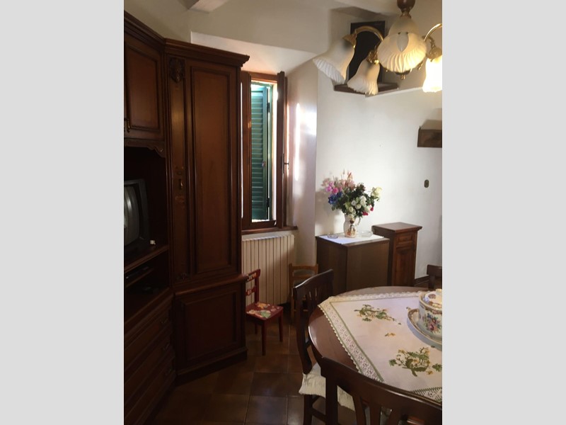 Appartamento in Vendita a Semproniano, 75'000€, 75 m²