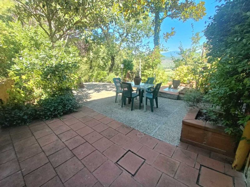 Appartamento in Vendita a Rignano sull'Arno, zona Rignano Sull'Arno, 385'000€, 230 m², con Box