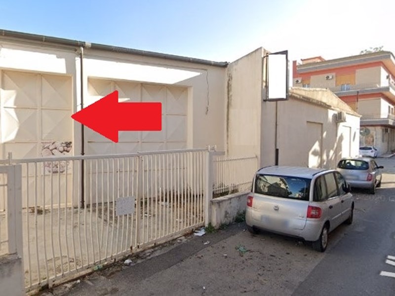 Immobile commerciale in Affitto a Vittoria, zona Via R. Settimo n. 264 , 750€, 210 m²