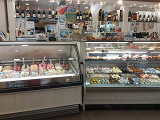 Attività commerciale in Vendita a Balestrate, 365'000€