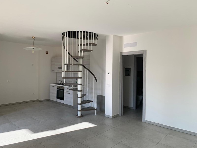 Trilocale in Vendita a Santa Maria a Monte, zona Cerretti, 147'000€, 87 m², con Box