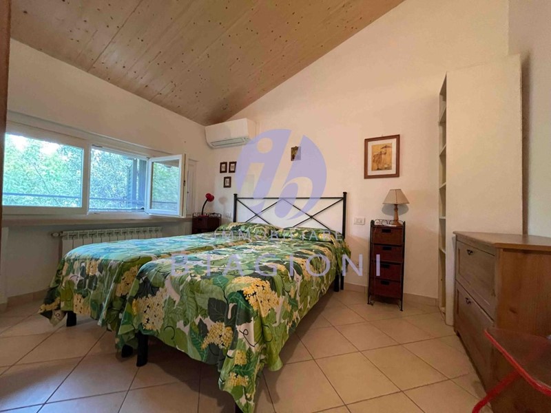 Villa bifamiliare in Vendita a Pietrasanta, zona Focette, 780'000€, 140 m², arredato