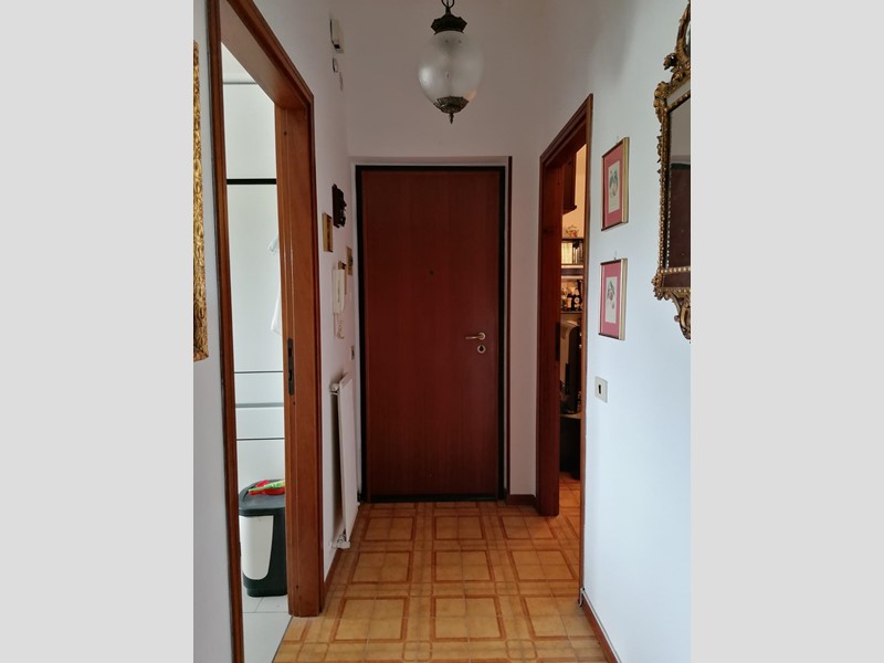 Appartamento in Vendita a Carrara, zona Avenza, 195'000€, 112 m²