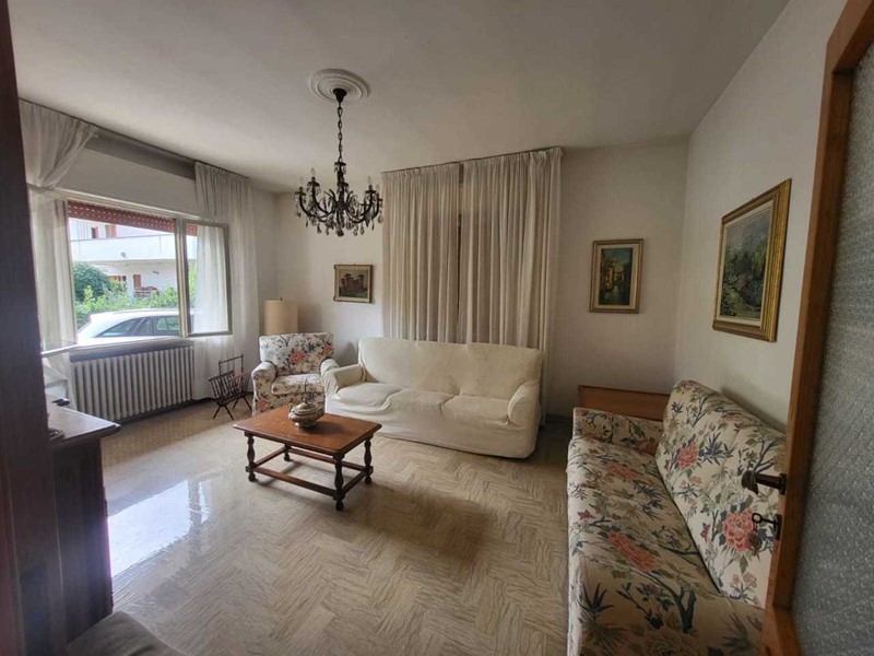 Casa Indipendente in Vendita a Bellaria Igea Marina, 250 m², arredato, con Box
