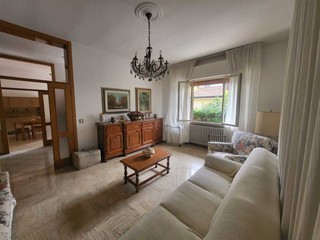 Casa Indipendente in Vendita a Bellaria Igea Marina, 250 m², arredato, con Box