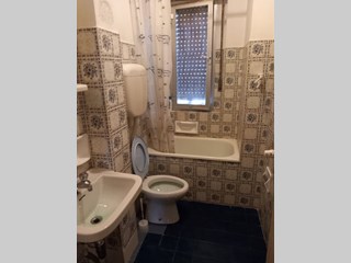 Trilocale in Vendita a Monfalcone, 119'600€, 107 m², arredato