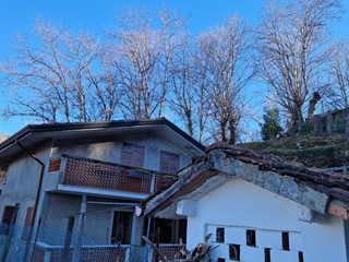 Casa Indipendente in Vendita a Massa, 110'000€, 120 m²