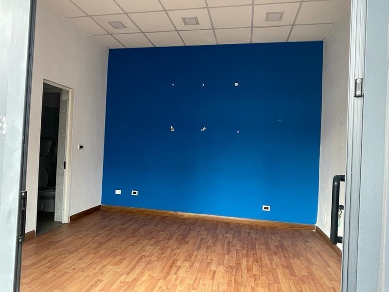 Immobile commerciale in Vendita a Massa, zona Marina di Massa, 55'000&euro;, 17 m²